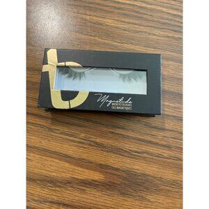 Tori Belle Cabaret Magnetic Eyelashes NWOT